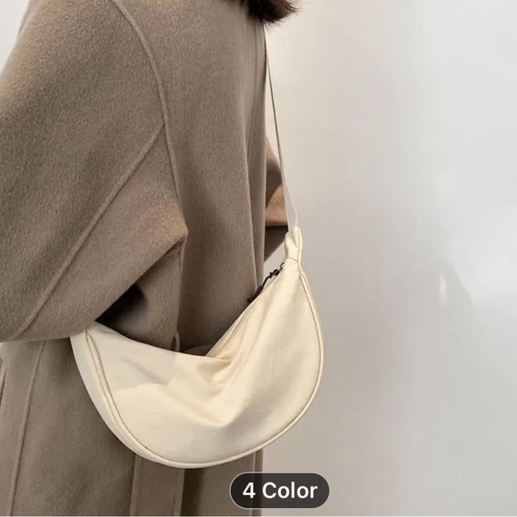 Elegant Cream Shoulder Bag - Picture 1 of 3